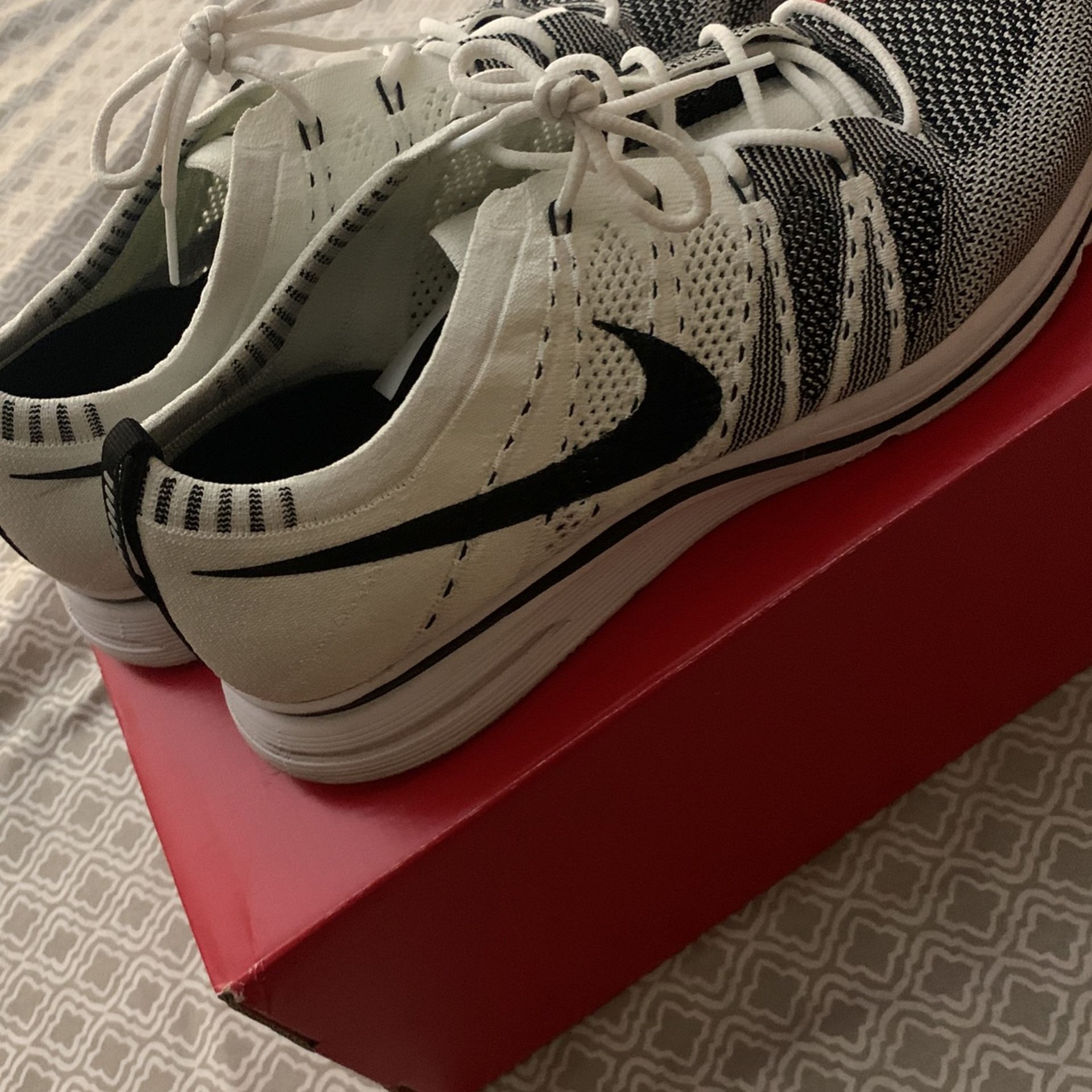 Nike TWs