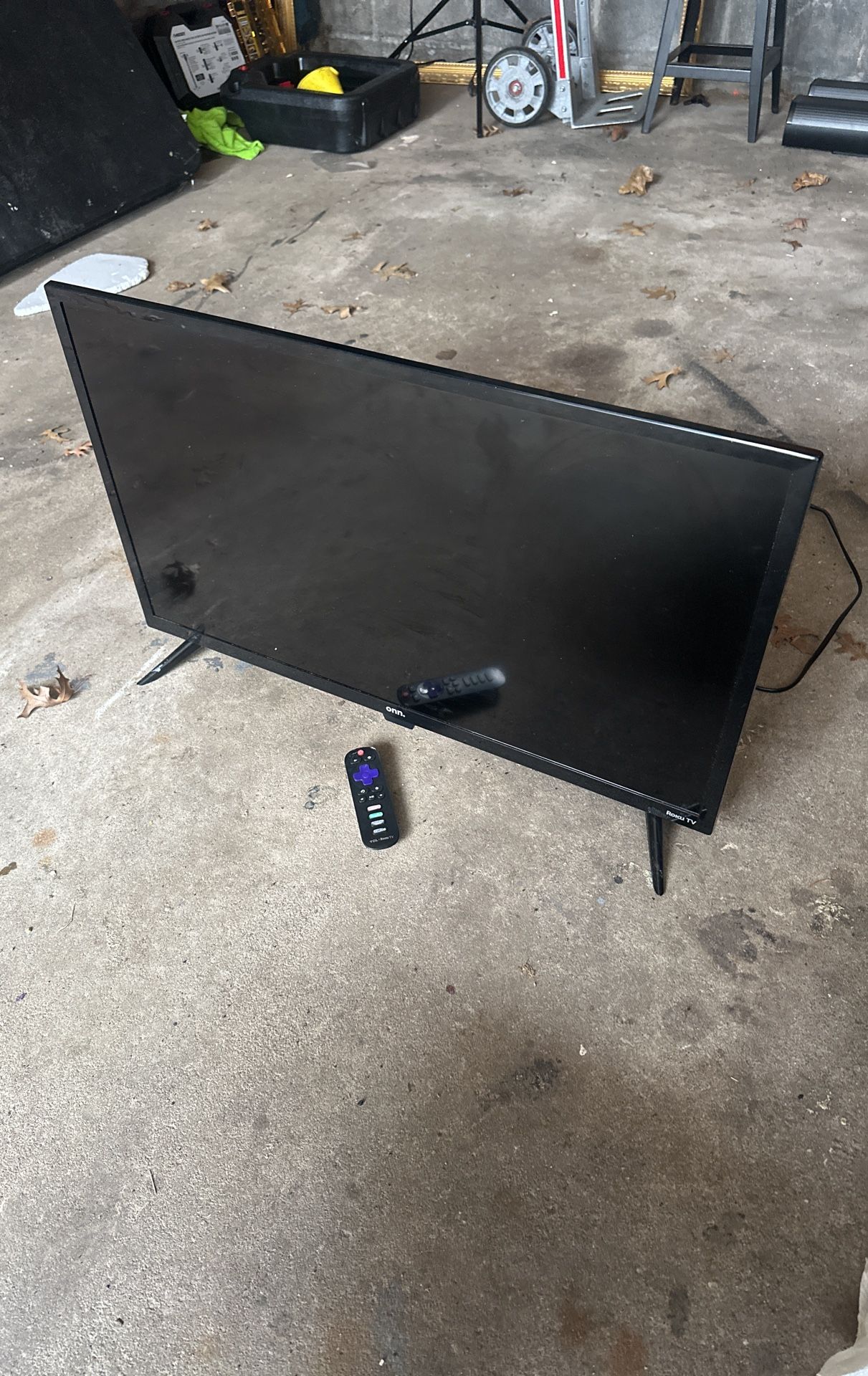 30" Onn Roku TV