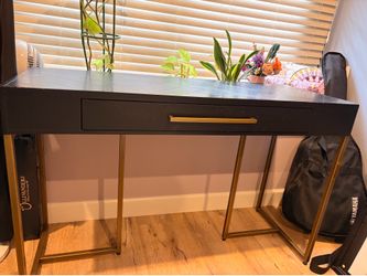 World Market Table