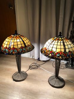 Matching Pair of Vintage Tiffany-Style Stained Glass Table Lamps – Excellent Condition