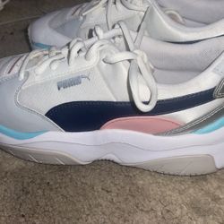 Puma Size 7 US WOMENS