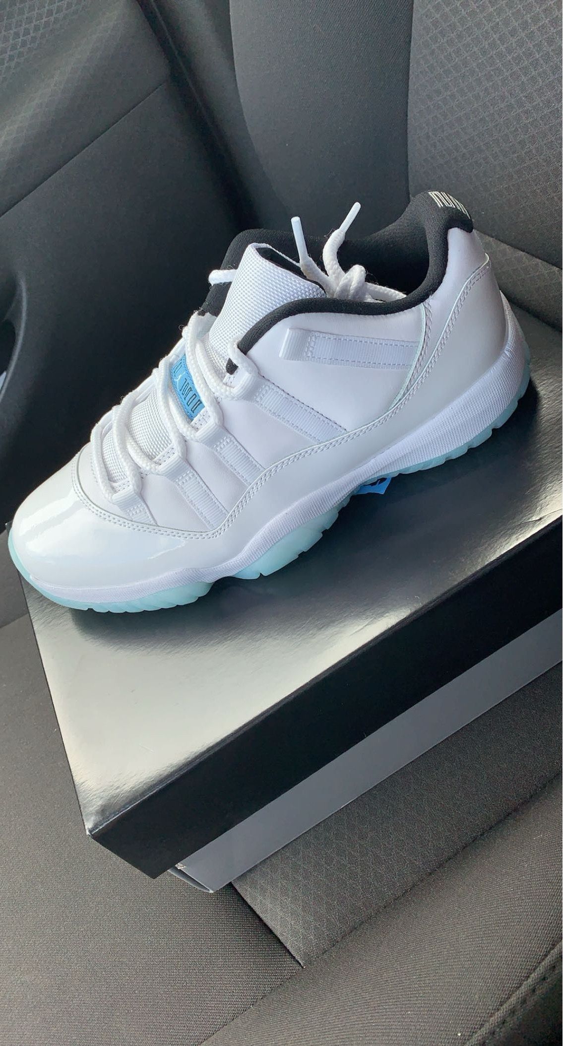 Jordan 11 Low Legend Blue