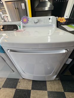 LG Gas Dryer in White 💙