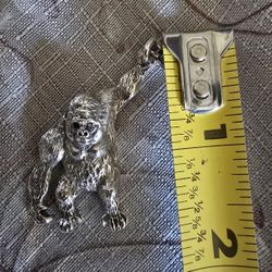 GORILA DE PLATA.
