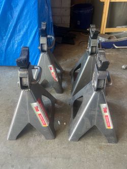 Jack stands