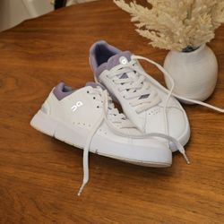 ON CLOUD RUNNING WOMEN'S SHOES SIZE 8.5