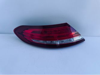 2015 -2021 MERCEDES BENZ C-CLASS COUPE LEFT SIDE TAILLIGHT OEM (403)