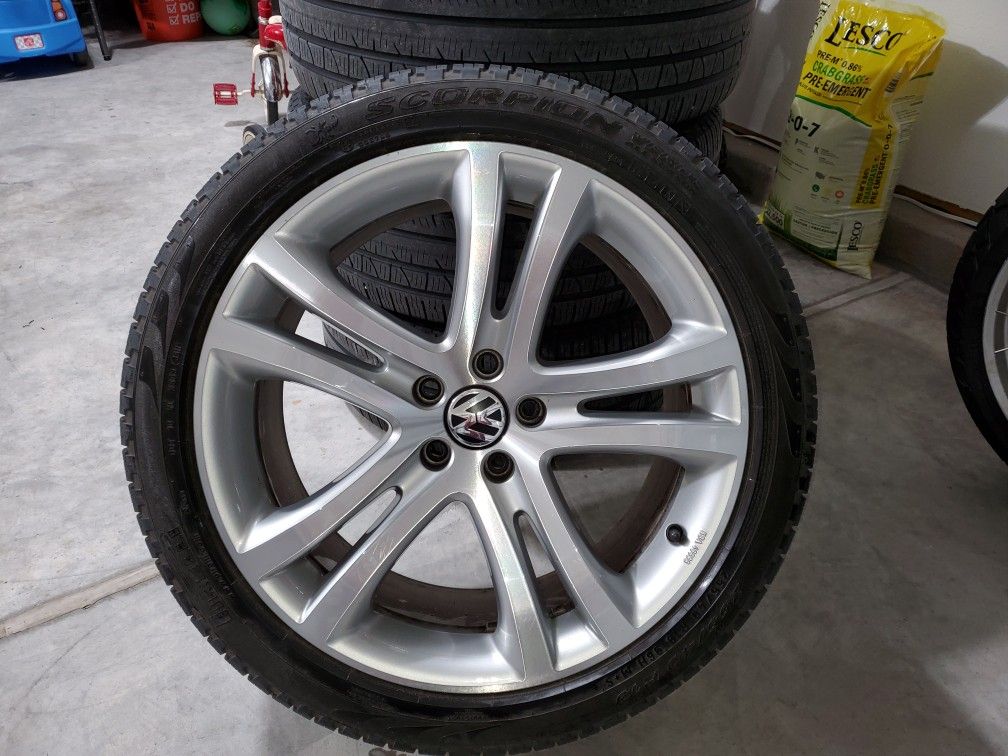 VW wheels with tires