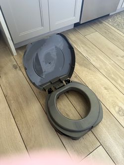 Portable camping toliet seat