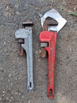 2 pipe wrenches.     Free.      Free