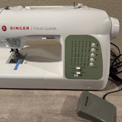 New Singer Futura Quartet 4 in 1 Sewing Machine SEQS-6000