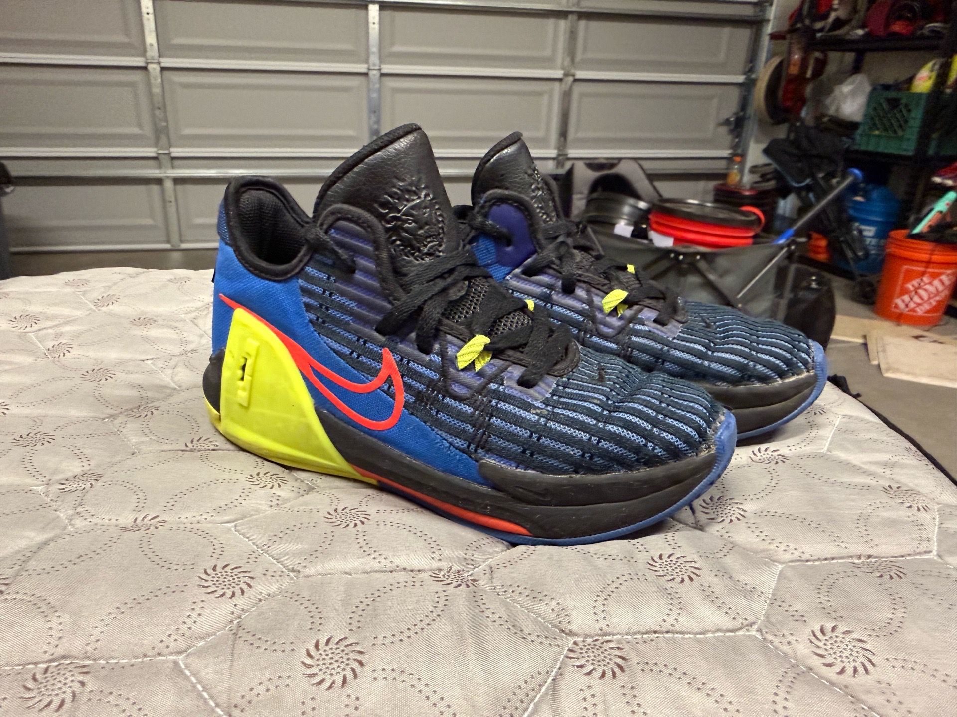 Used - Kids Nike LeBron James shoes size 2.5