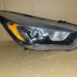 2017-2018-2019 Ford Escape Right Headlight Halogen With LED 