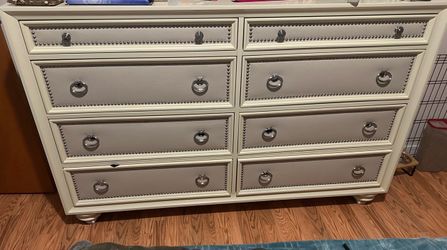 Dresser for sale !!!