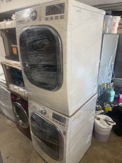 LG white front load set washer and gas dryer