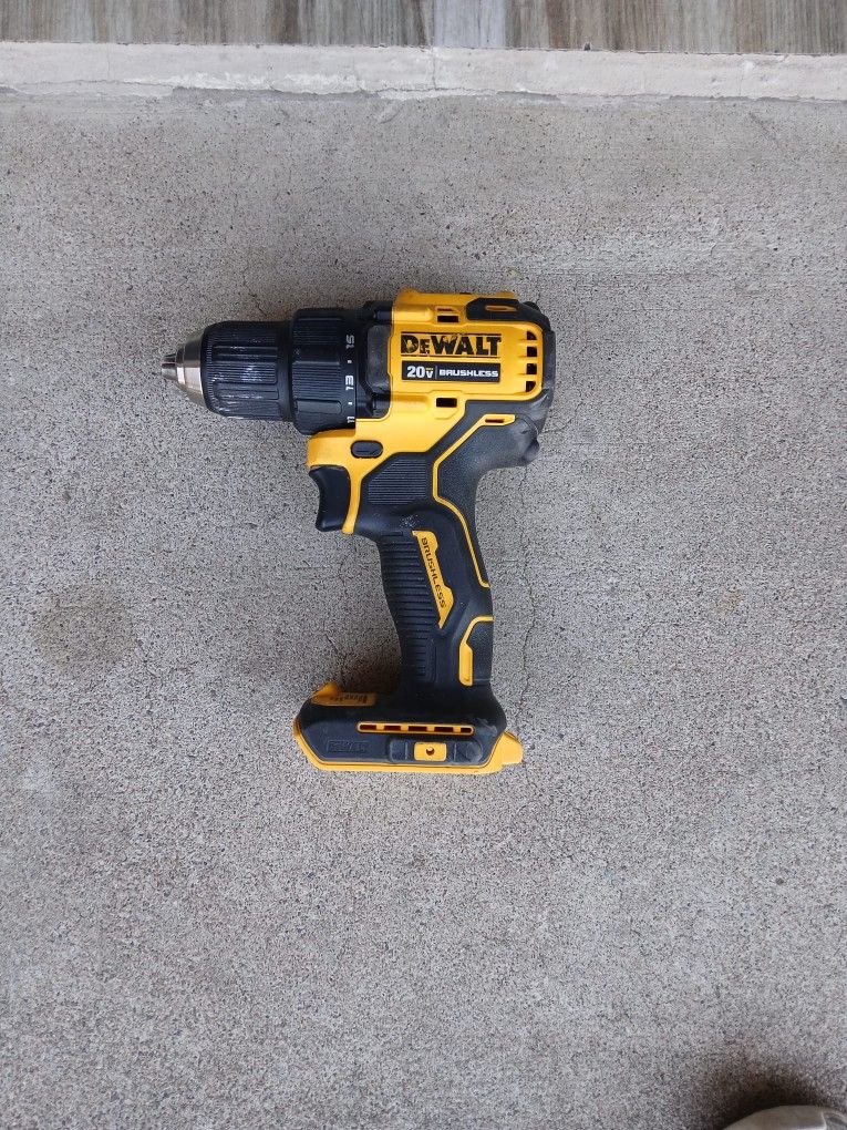DRILL DEWALT TOOL ONLY