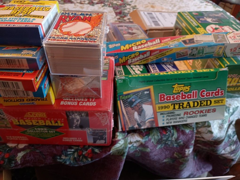 Lot Of Over 35 Complete Sets Old Baseball Cards