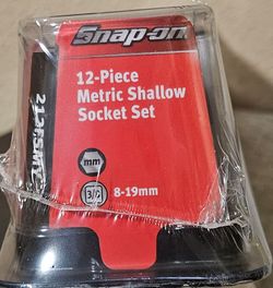 SNAP-ON  3/8 12 PIECE  METRIC SHALLOW SOCKET SET