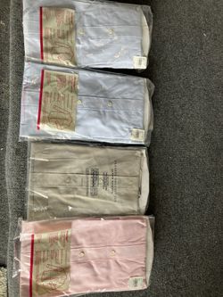New Lot Of 4 Men’ S Dress Shirts  Size 32/33