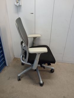 Haworth Zody Ergonomic Task Chair With Lumbar Support Tensioner
