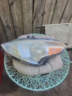 Left headlight for nissan versa 2015