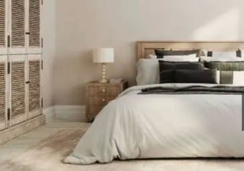 King bedspreads - clean / smoke & pet free