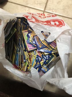 Pokémon Cards (idk what’s There)