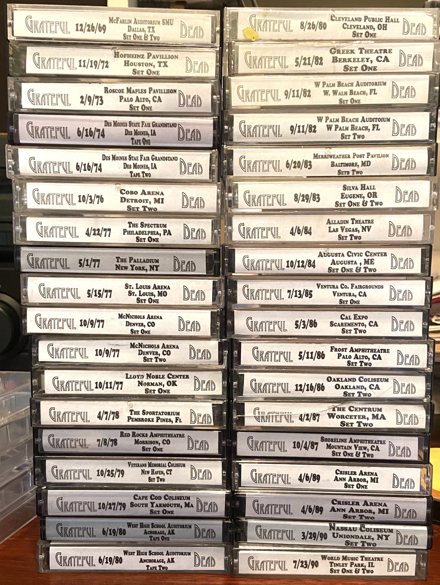 Grateful Dead Bootleg Concert Cassette Tapes Lot Of 36 Tapes 