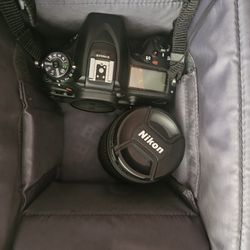 Nikon D7100 With Lens And Tripod Stand