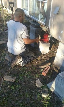 A nivelo casas y trailas el que estas interesado llame este numero (contact info hidden)