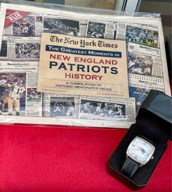 New England Patriots NFL Watch With Box New York Times Newspaper Collection Sealed