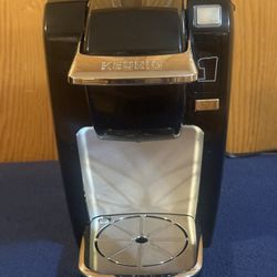 Keurig K10 Mini Plus Single Serve Coffee Brewer, Black