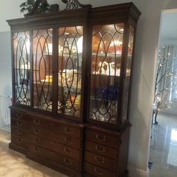 Henredon Hutch