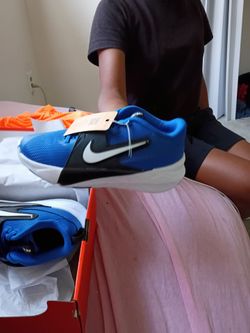 Boys shoes