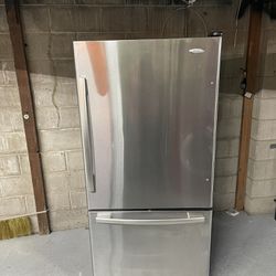bottom freezer fridge 