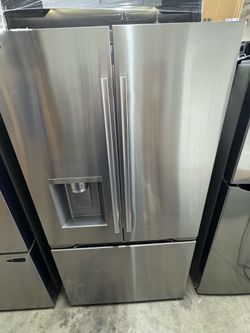 LG Counter-Depth MAX with Zero Clearance 3-Door French Door Refrigerator  Model  LF24Z6530S