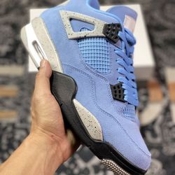 Air Jordan 4 Retro “University Blue”