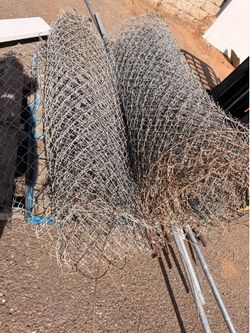 Approx 90ft of chainlink fence 5ft tall
