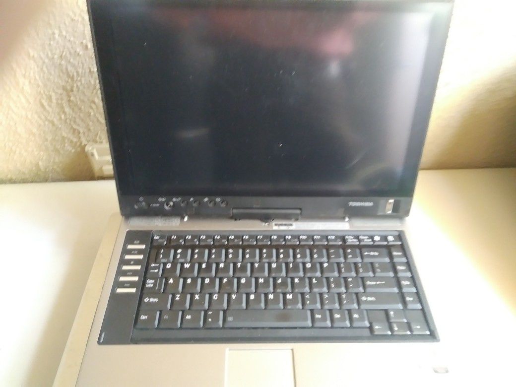 Laptop Toshiba R25-S3503