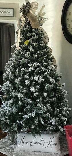 7 Ft Pre Lit Flocked Tree