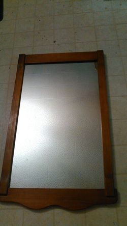 Antique Wall Mirror/Opaque reflection