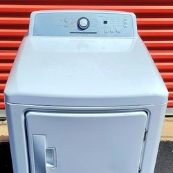 GAS DRYER 110 V EXCELLENT CONDITION AND VERY CLEAN 