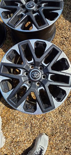 Toyota Tundra 20'Dark Grey/Charcoal wheels