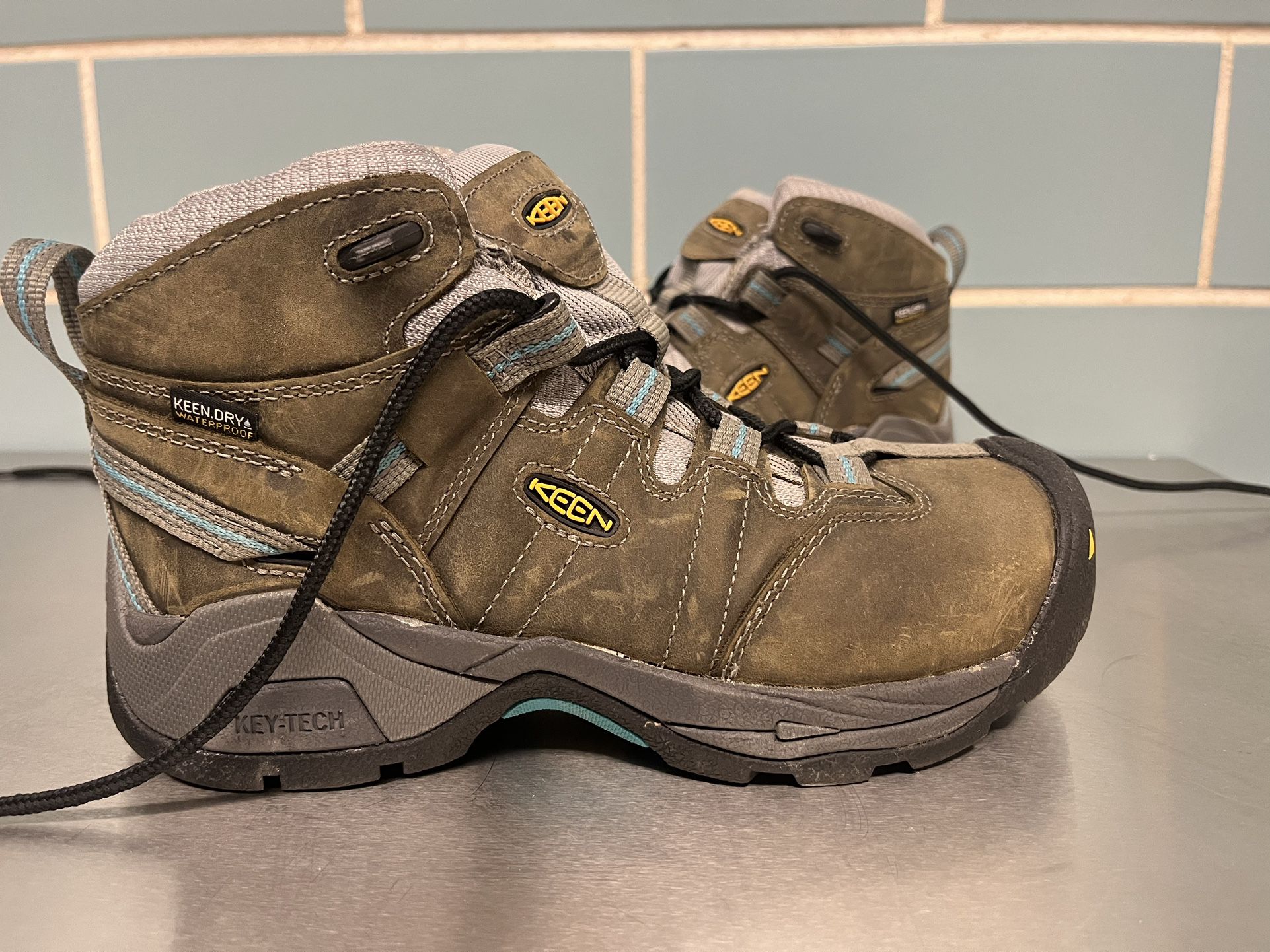Keen Steel Toe  Waterproof Work Boots Women’s Size 6.5