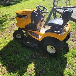 Cub Cadet Riding Lawnmower LT46