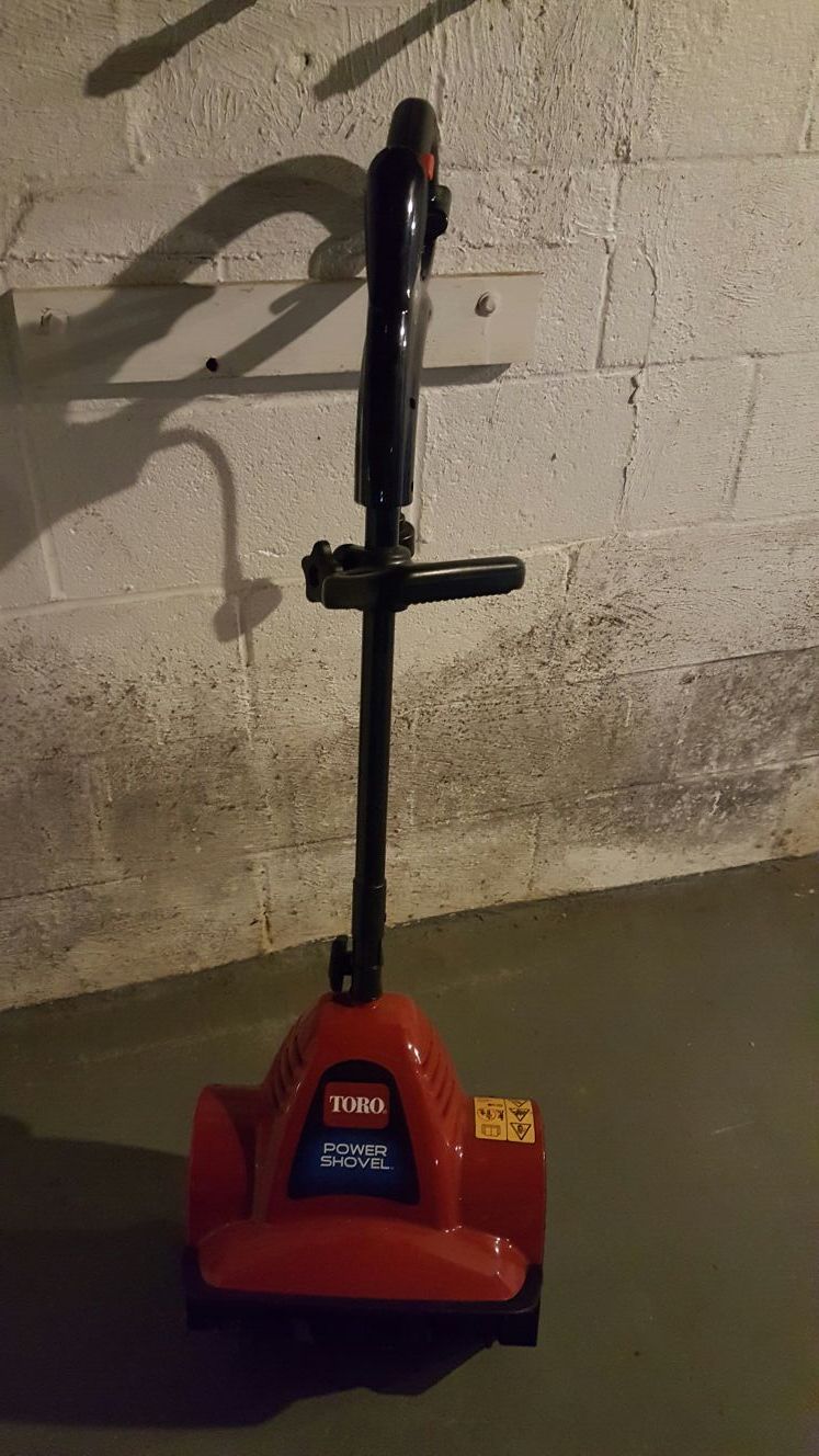 Toro electric power shovel