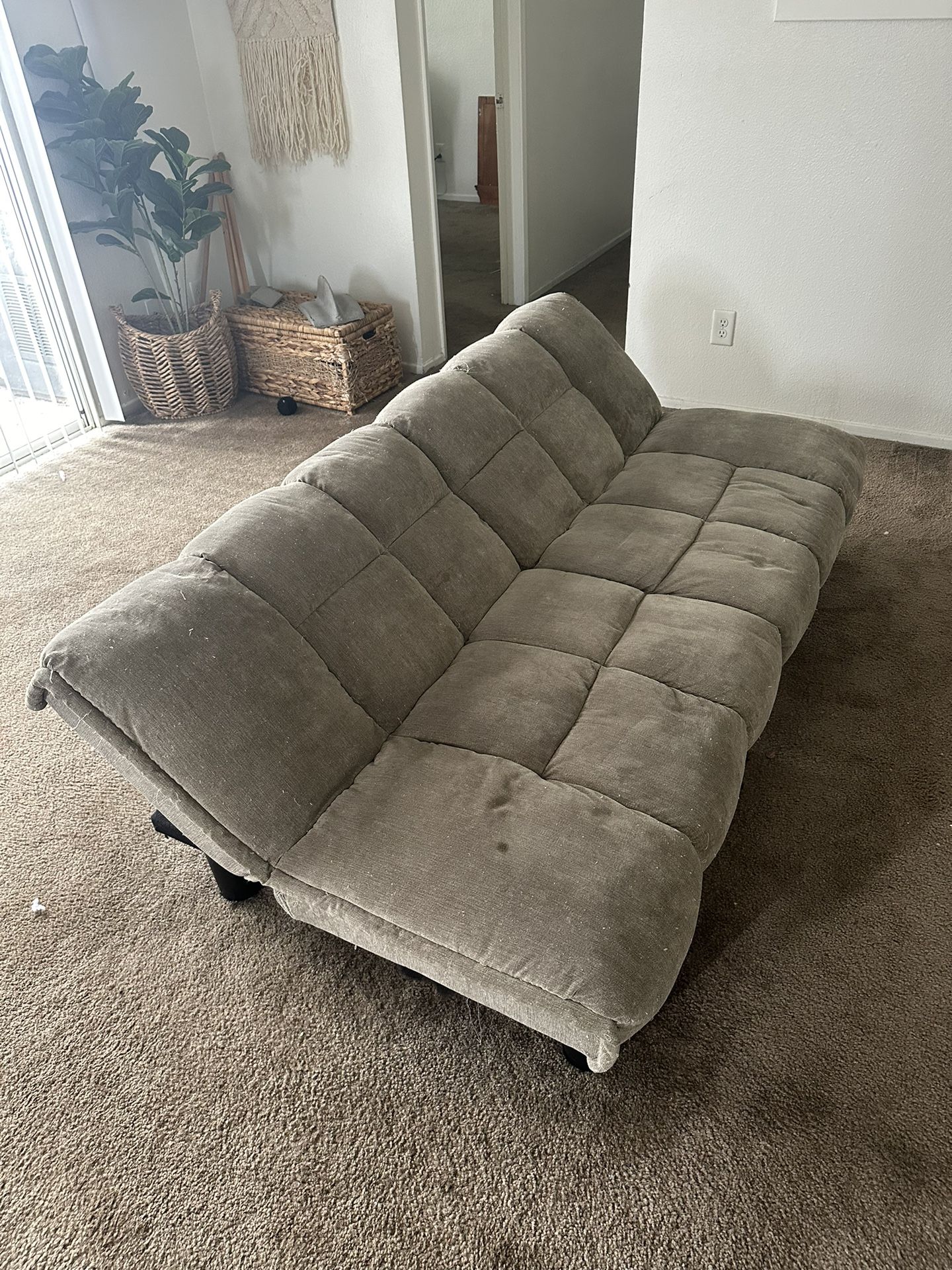 $10 COUCH