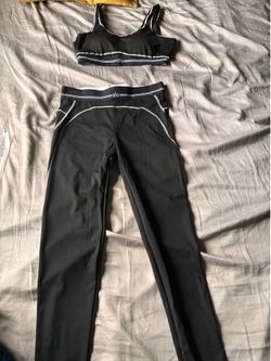 womens alo 2 piece set L (Black)
