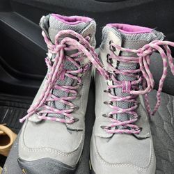 KEEN UTILITY  Woman's Steel Toe Sz 7.5M