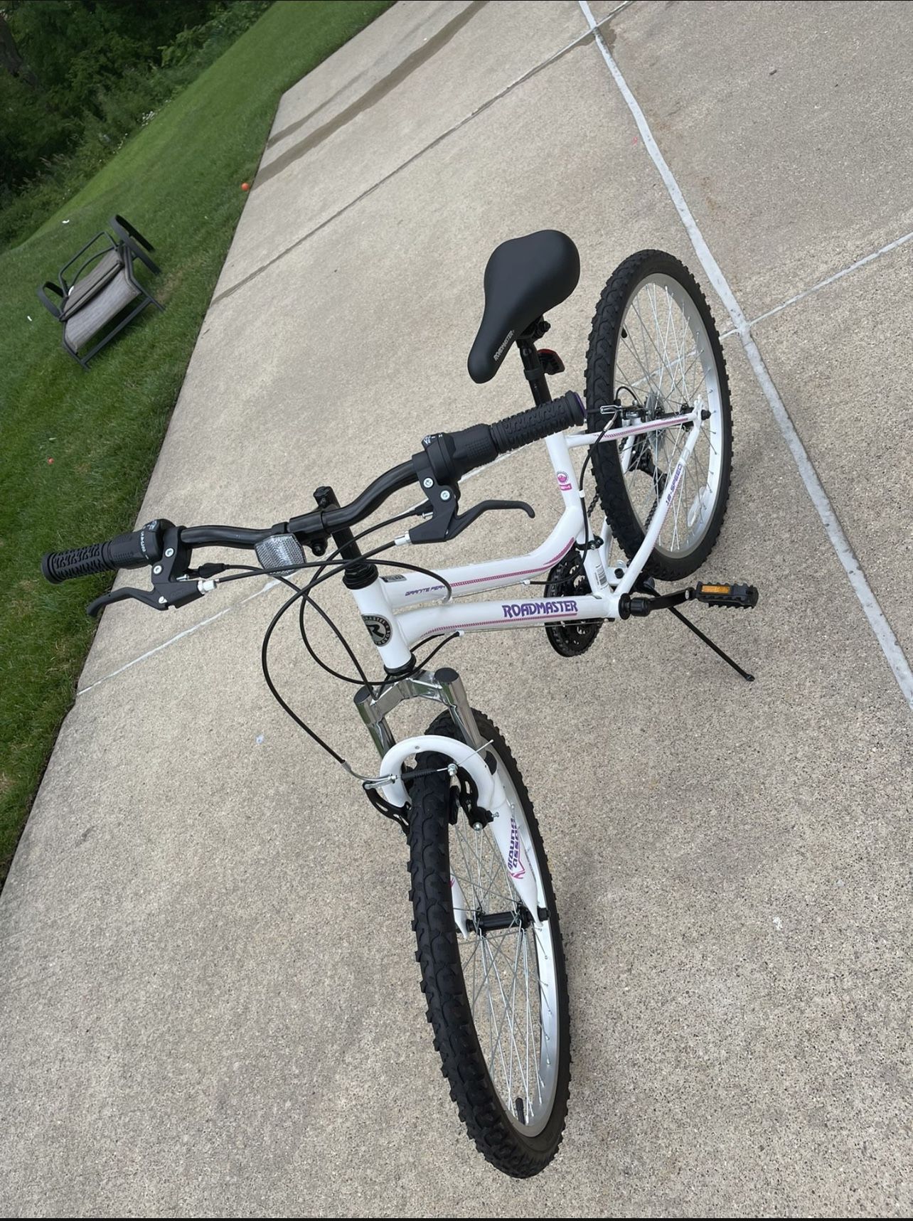 Woman bike open box size 24